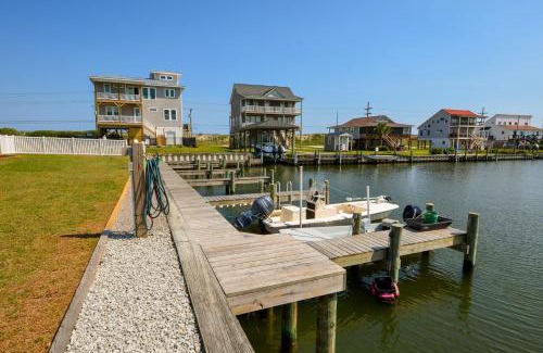 Sneads Ferry House | HartSea: Family-Friendly Retreat with Pool and Hot Tub