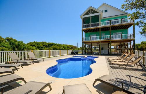 Sneads Ferry House | HartSea: Family-Friendly Retreat with Pool and Hot Tub