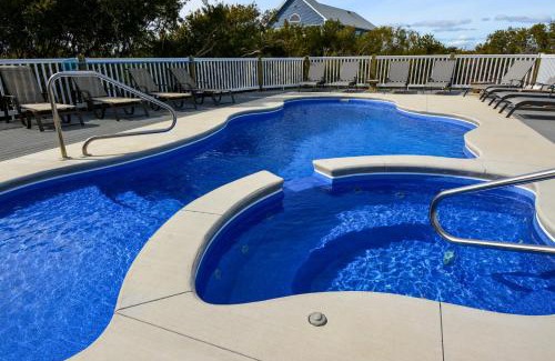 Sneads Ferry House | HartSea: Family-Friendly Retreat with Pool and Hot Tub
