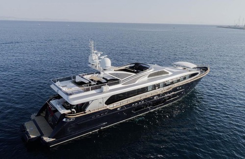 Buyukcekmece Boat Rental | Discover the Harun Yacht: Oceanfront Bliss Awaits You