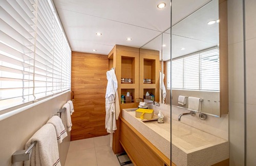 Buyukcekmece Boat Rental | Discover the Harun Yacht: Oceanfront Bliss Awaits You