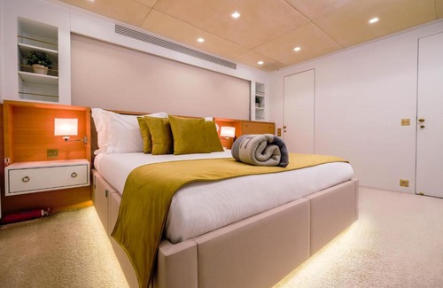Buyukcekmece Boat Rental | Discover the Harun Yacht: Oceanfront Bliss Awaits You