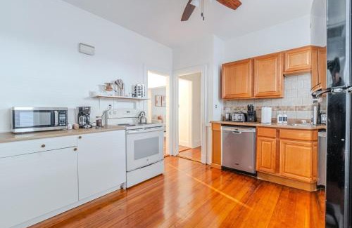 Somerville Apartment | Harvard 3BDR- 5 Min Walk to Davis Sq - Free Parking