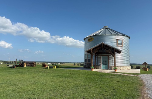 Vinita House | Harvest Hill Silo - Home on Route 66, 5 acre Fishing Pond