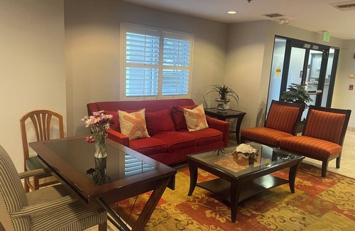 Dixon Hotel | Discover Super 8 by Wyndham Dixon with Pool & Breakfast