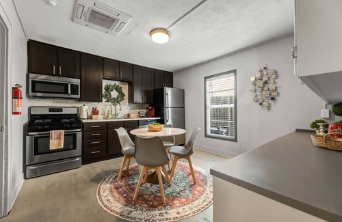 College Station Apartment | Ideal Harvest Stay: King Bed, Bunk Beds Near A&M Campus