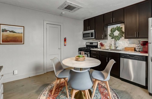 College Station Apartment | Ideal Harvest Stay: King Bed, Bunk Beds Near A&M Campus
