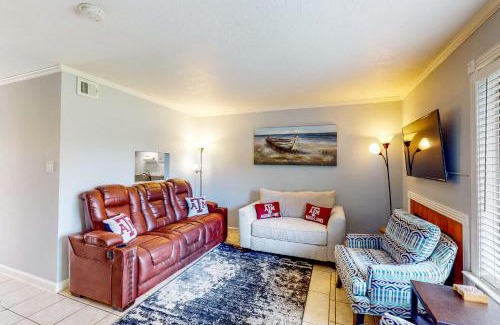 College Station Apartment | Family-Friendly Escape at Harvey House with Pool Access