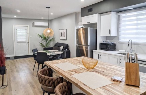 E-11 Sector House | Inviting Harveys Guest House: Family-Friendly with Pool