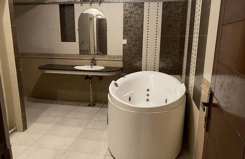 E-11 Sector House | Inviting Harveys Guest House: Family-Friendly with Pool