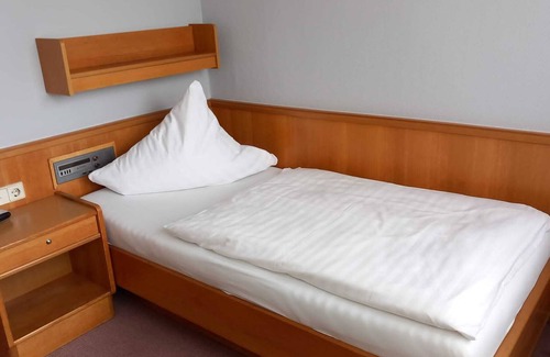 Blankenburg Hotel | Discover Harz Hotel Vogelberg with Pool and Spa Access