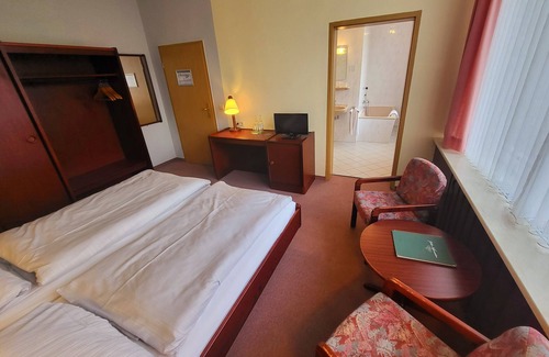 Blankenburg Hotel | Discover Harz Hotel Vogelberg with Pool and Spa Access