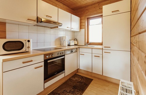 Rotacker Apartment | Cozy Log Cabin for 4-6 with Ocean Views - Naturerlebnisdorf