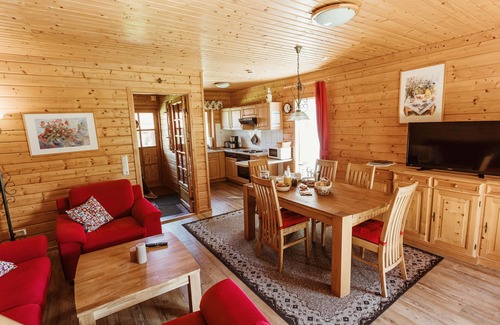 Rotacker Apartment | Inviting Log Cabin for 4-5 Guests at Naturerlebnisdorf Blauvogel