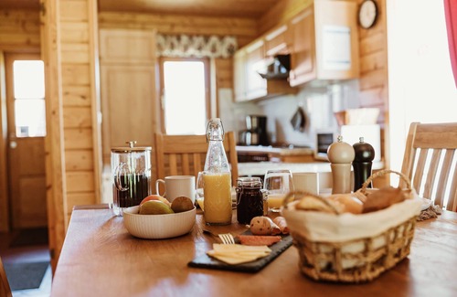 Rotacker Apartment | Inviting Log Cabin for 4-5 Guests at Naturerlebnisdorf Blauvogel