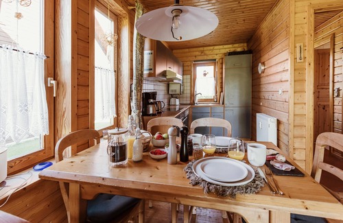 Rotacker Apartment | Cozy Log Cabin for 4-6 with Ocean View at Blauvogel