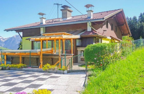 Sellrain House | Pet-Friendly Retreat at Haselwanter with Lake Views