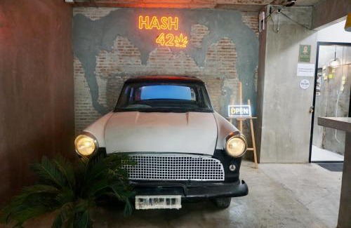 Silom Apartment | Hash Apartment Silom Soi 3 - Trendy Rooftop Retreat