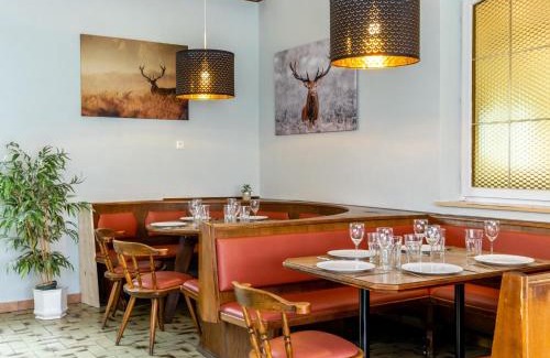 Hopfgarten im Brixental Ski Chalet | Explore Haslau Large: Family-Friendly Hotel with Pool