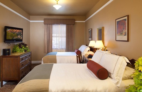 Prescott Hotel | Discover Hassayampa Inn: Eco-Friendly Retreat with Spa