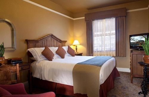 Prescott Hotel | Discover Hassayampa Inn: Eco-Friendly Retreat with Spa
