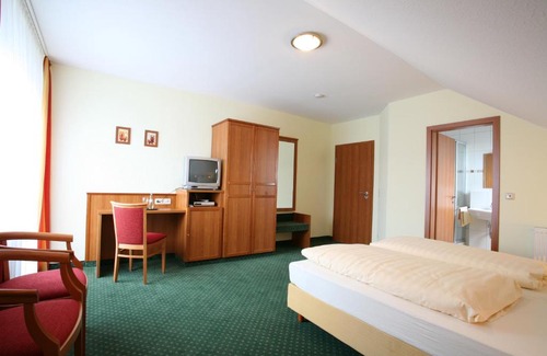 Hasselberg House | Discover Hasselberger Hof: Family-Friendly Retreat