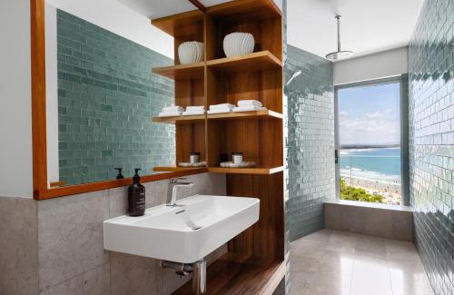 Noosa Heads Apartment | Escape to Noosa Paradise: Pool, Beach & Scenic Views