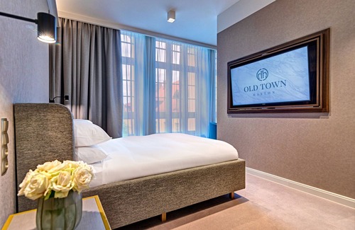 Wroclaw Old Town Hotel | Explore Haston Old Town: Eco-Friendly Stay Rated 9.8