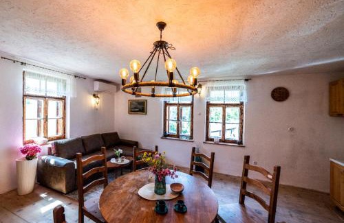 Lisnice Apartment | Pet-Friendly Hastrmanův Mlýn with Exceptional 9/10 Rating