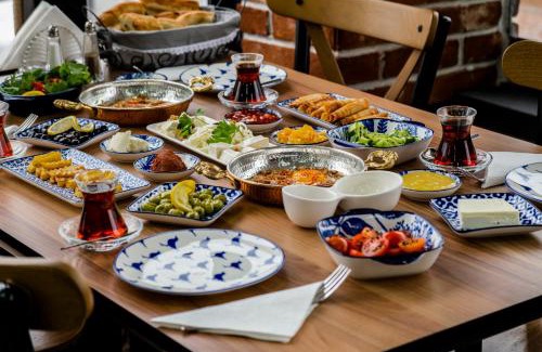 Sur Hotel | Comfortable Stay at Hasuni Taş Hotel with Breakfast Included