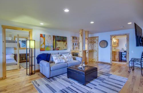 Everett House | Hat Island Home with Oceanfront Views and Pet-Friendly Stay