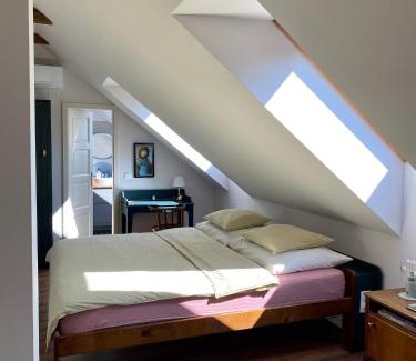 Koveskal House | Discover Hatablak Köveskál: Family-Friendly Retreat with Dining