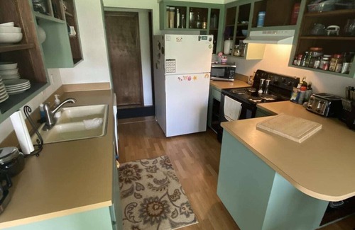 Corvallis House | Hathaway: Exceptional Single-Level King Bed Retreat