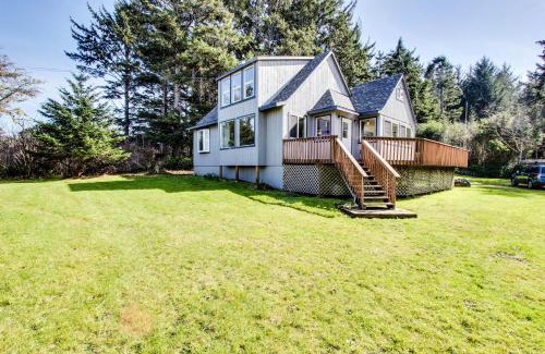 Coos Bay House | Pet-Friendly HATS House: Highly Rated & Family Welcoming