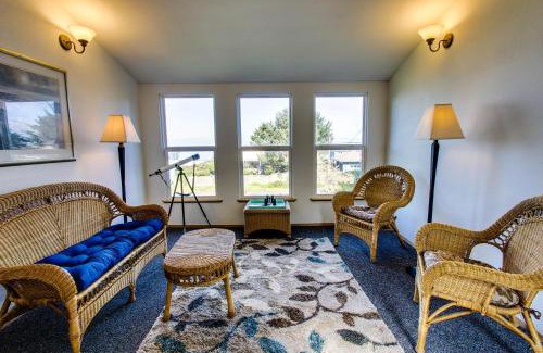 Coos Bay House | Pet-Friendly HATS House: Highly Rated & Family Welcoming