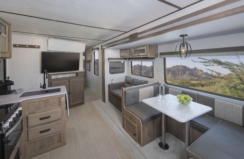 Hatta Cabin | Hatta Resorts: Family-Friendly Retreat with Dining & Kitchen