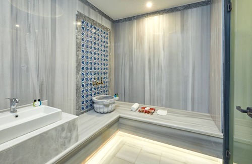 Saray Hotel | Inviting Hattuşa Vacation Thermal Club Saray with Spa & Pool