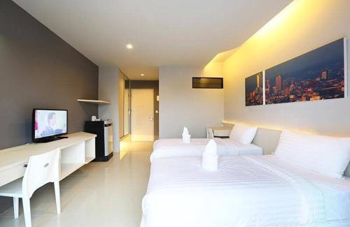 Kho Hong Hotel | Hatyai Signature Hotel: Family-Friendly with Pool & Dining