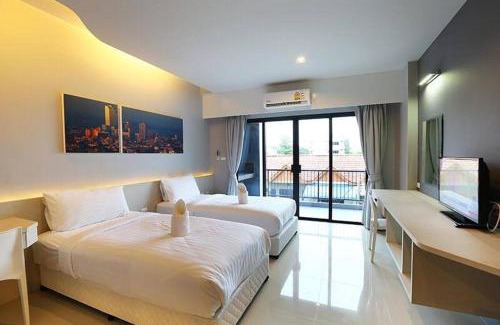 Kho Hong Hotel | Hatyai Signature Hotel: Family-Friendly with Pool & Dining