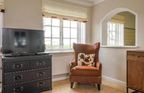 Tating Apartment | Pet-Friendly Escape at Haubarg Ossenhoff: Rated 10/10