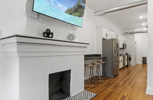 Schnitzelburg Apartment | HAUCK'S NEST in the heart of Germantown!