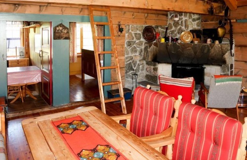Forde House | Serene Haukedalspanorama: Lake Views & Spa Retreat Awaits
