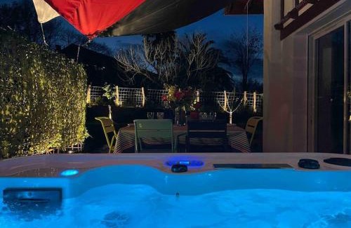 Saint-Pee-sur-Nivelle House | Haurren Zoriona - Maison Basque Moderne Climatisée avec Jacuzzi