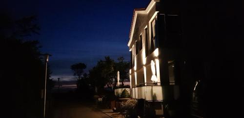 Fehmarn Hotel | Oceanfront Escape: Haus Achtern Diek with Hot Tub & Views