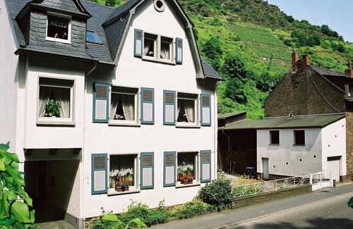 Cochem Apartment | Family-Friendly Haus Aladin in Cochem with Kitchen & Breakfast