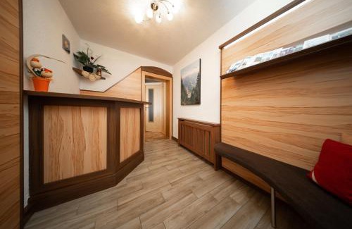 Huben Apartment | Pet Friendly Haus Alexander: 4-Star Retreat with Breakfast
