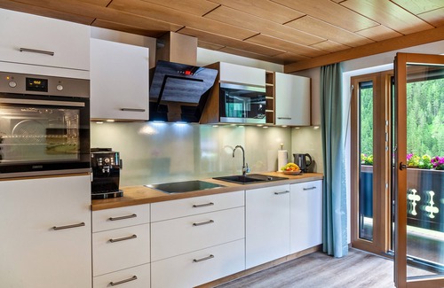 Madseit Apartment | Haus Alpenheim Apartment 1 with Balcony & Mountain View