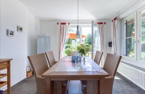 Ostseebad Ahrenshoop Apartment | Discover Haus am Hohen Ufer: Family-Friendly Retreat