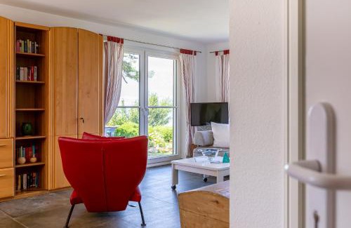 Ostseebad Ahrenshoop Apartment | Discover Haus am Hohen Ufer: Family-Friendly Retreat