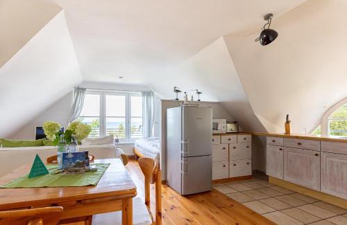 Ostseebad Ahrenshoop Apartment | Guest Rated 9/10 - Haus am Hohen Ufer Family Retreat